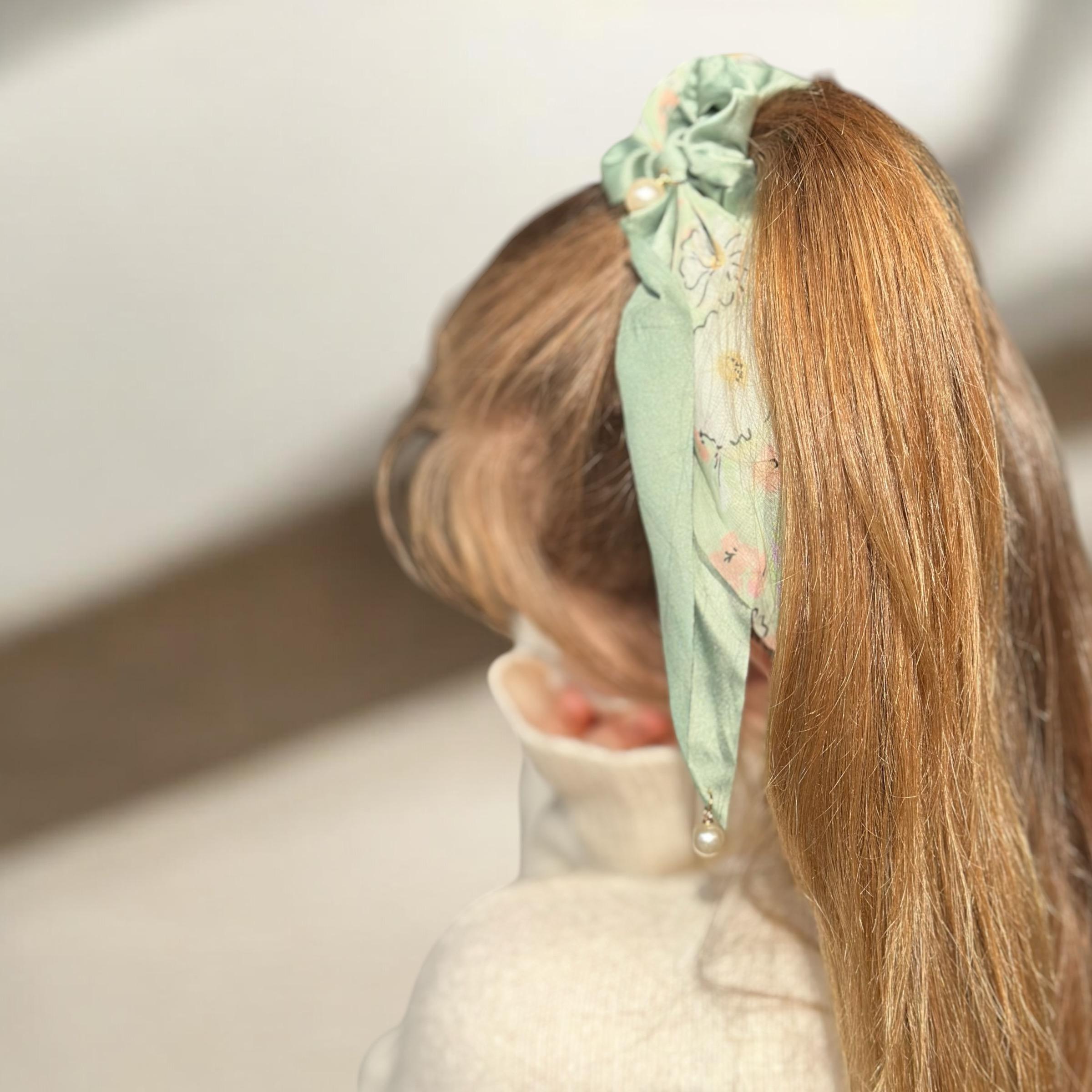 Fullas%20inci%20detay%20yeşil%20scrunchie%20toka